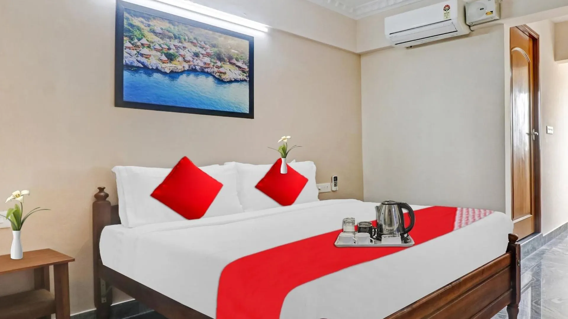 Hotel O Poptavern Premium Thiruvananthapuram